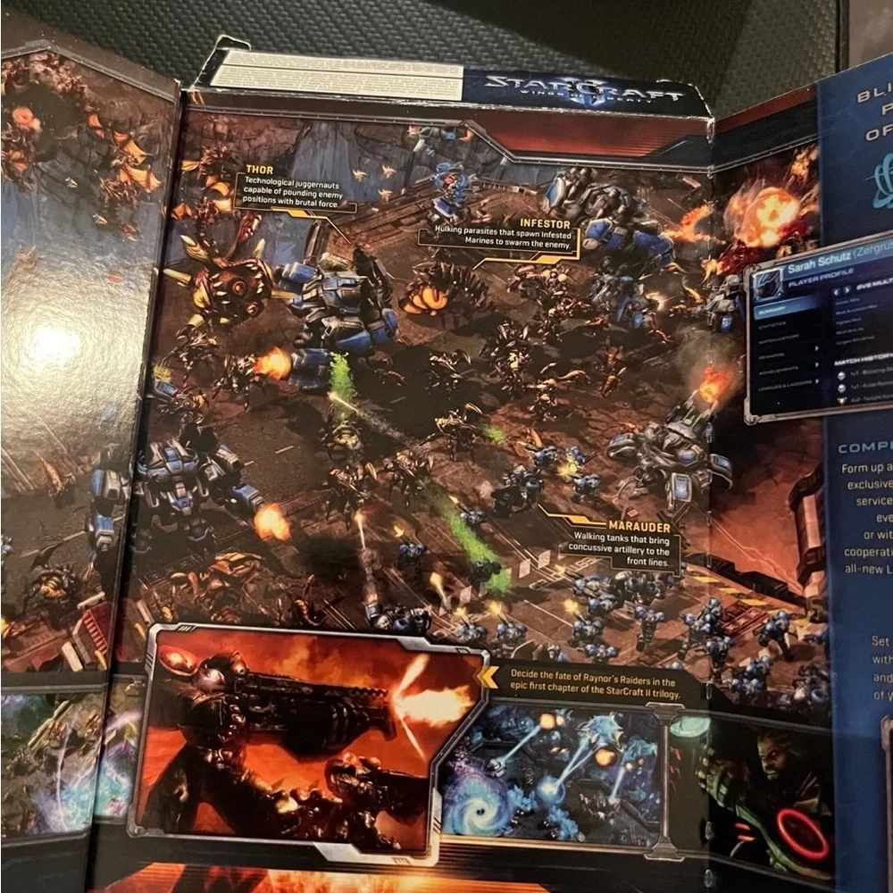 StarCraft II: Wings of Liberty PC Game - Black and Blue